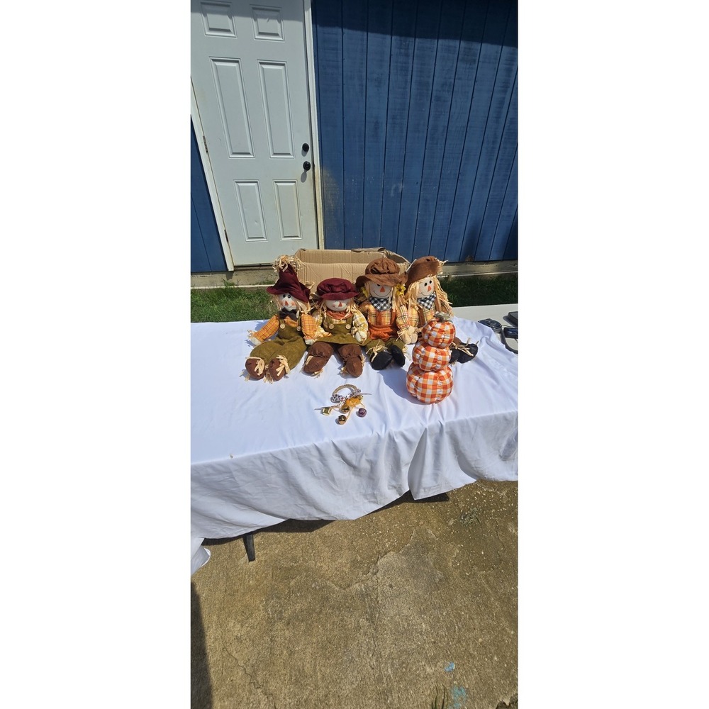 Mixed Lot Of Home Decor 4 Scarecrows, Pumpkin Decor And Door Hanger ( 6 Piece )